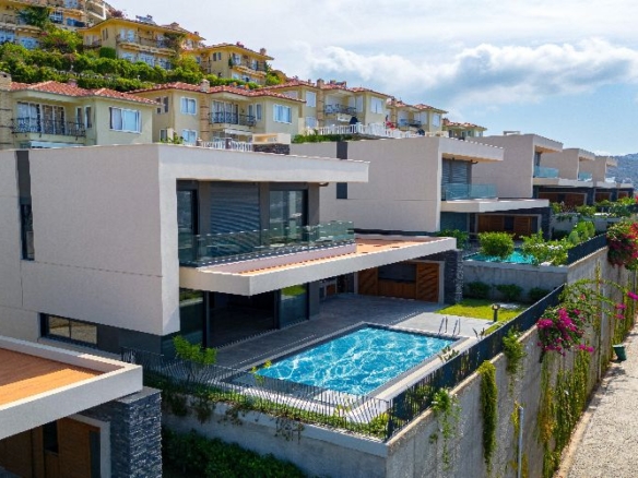 Modern Gold City Villa Alanya