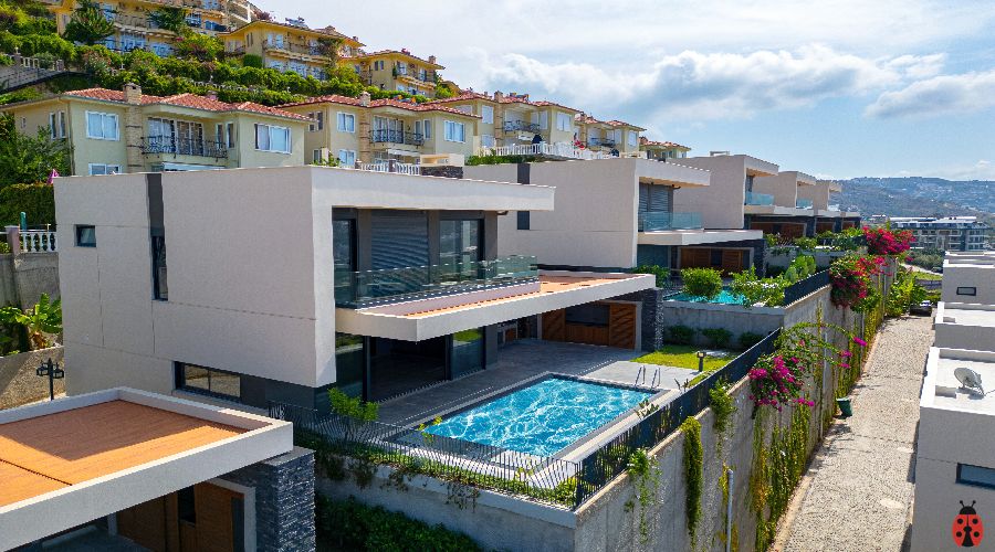 Modern Gold City Villa Alanya