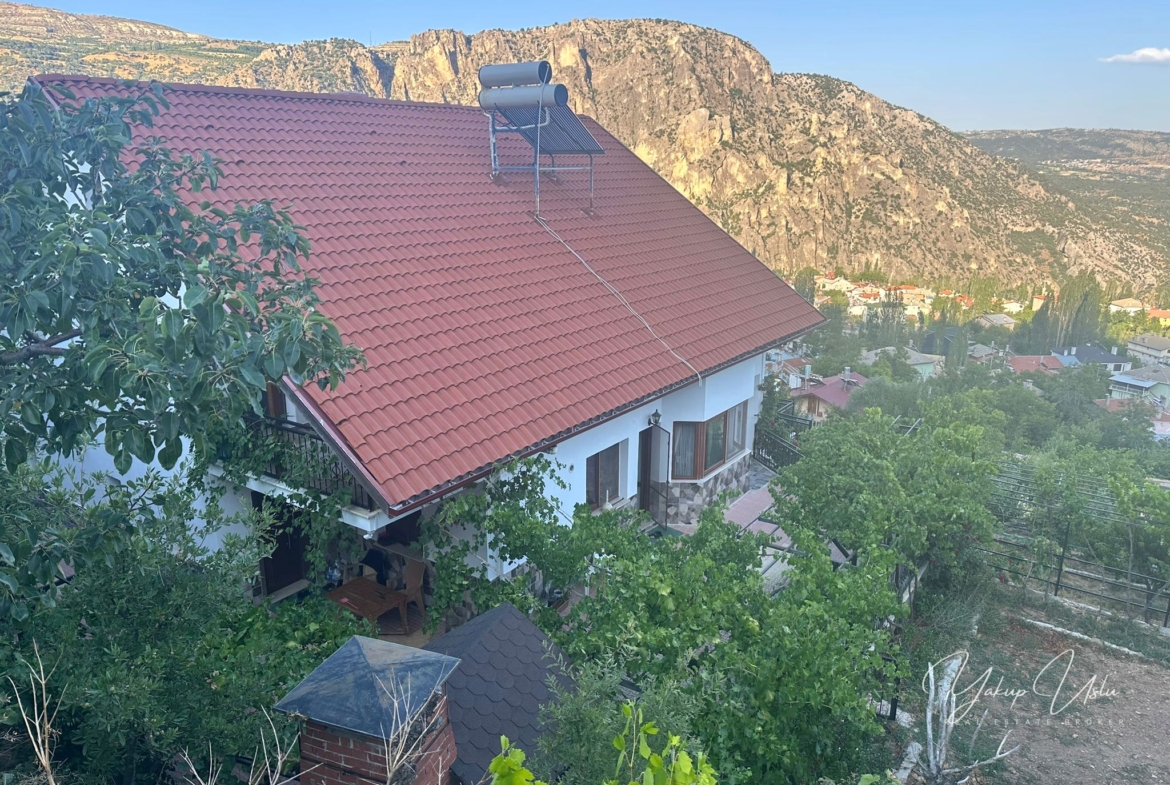 Sariveliler for sale Villa Karaman
