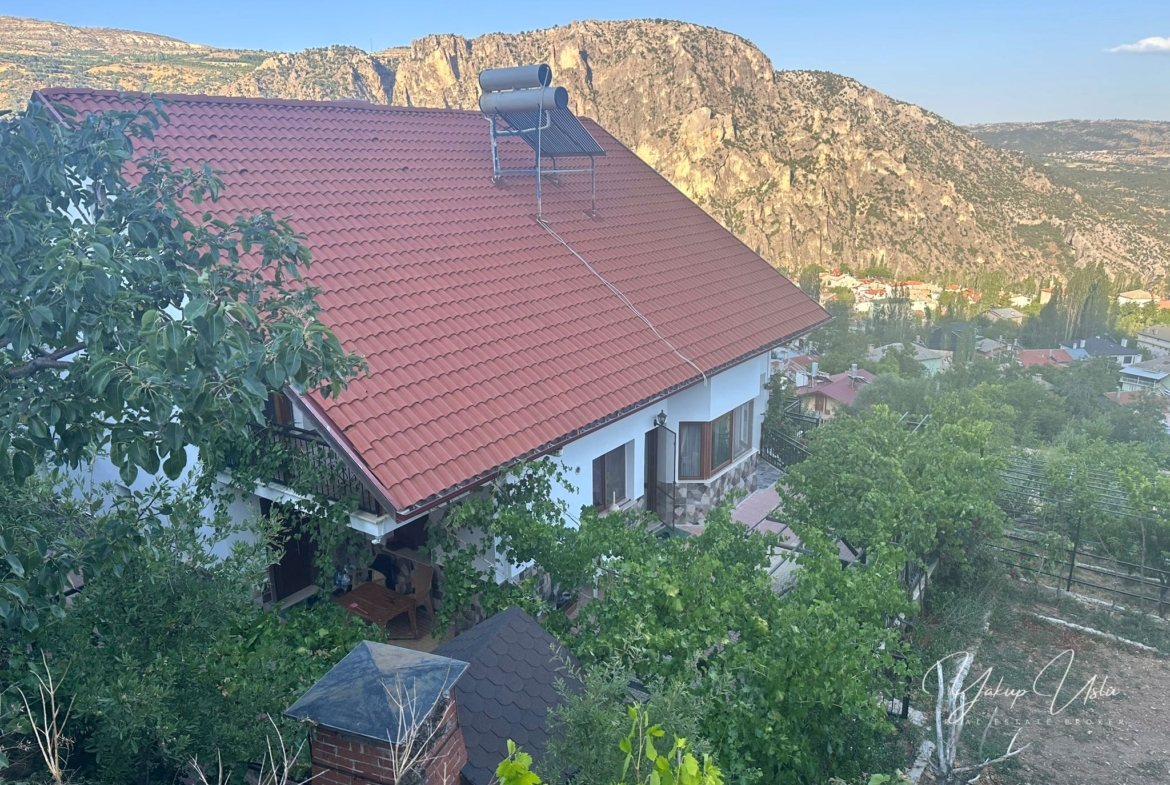 Sariveliler for sale Villa Karaman