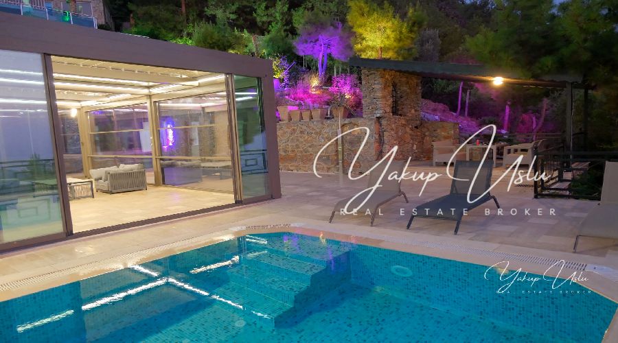 4-Bedroom Sea View Bektaş Villa in Alanya For Sale